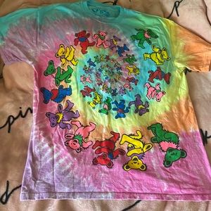grateful dead shirt! bears in a spiral on the front. rainbow.